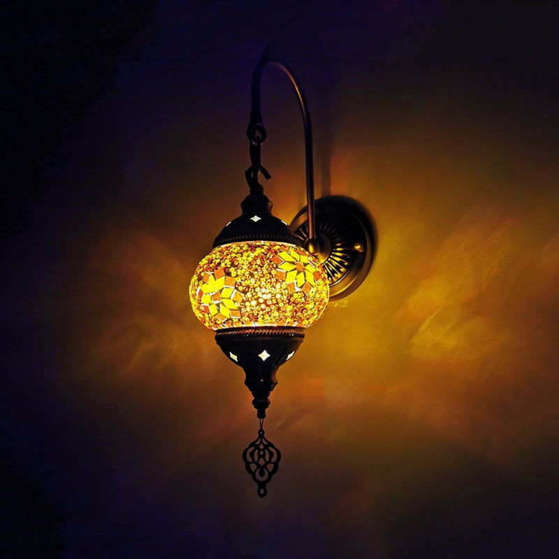 Vivolux | Dekoratieve Globe Wandlamp Licht 1 Hoofd Multikleurig Glas-in-lood Wandverlichtingsarmatuur in Geel/Groen/Goud