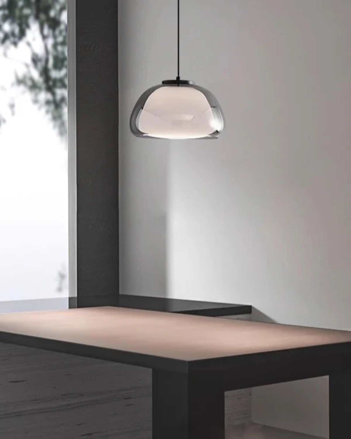 Vivolux | Elegante Lampe in Form einer Glaskuppel mit Kristallakzent