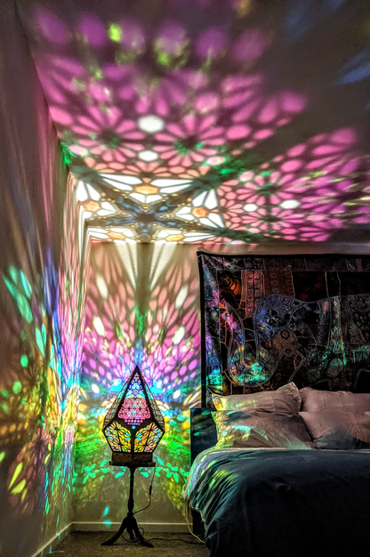 Vivolux | Glas-in-Block Stil LED Tischlampe - LumiAura