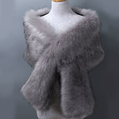 Großer Schal aus Kunstpelz