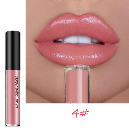 Wasserfester Lippenstift mit cremiger Textur