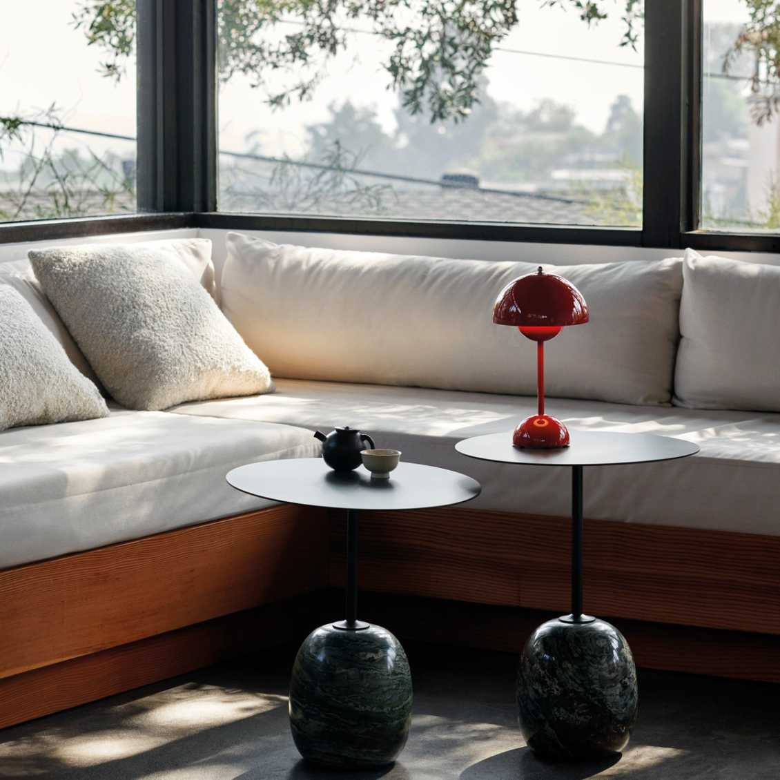 Dimmbare LED Tischlampe mit kabellosem Design