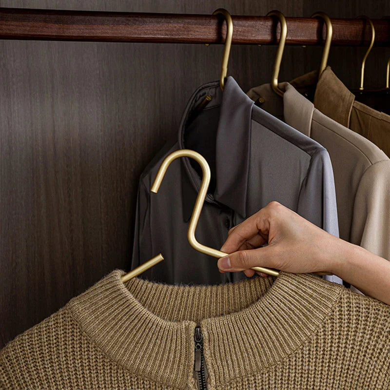 5 Stück Kleiderbügel aus massivem Mattgold/Silber │ Nahtloser Kleiderschrank-Organizer aus Metall