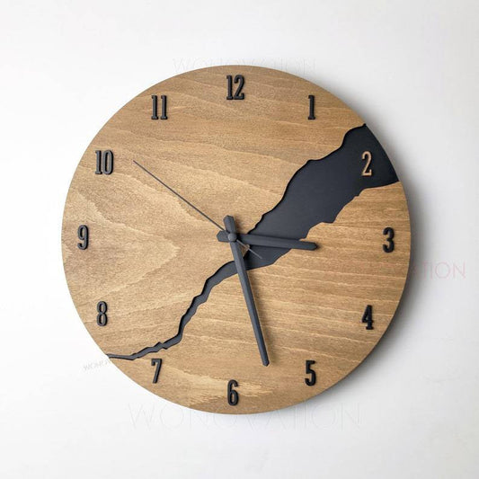 Vivolux | RusticEdge – Einzigartige Wanduhr mit rissiger Holzoberfläche und rustikaler Eleganz