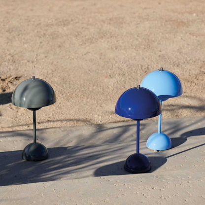 Dimmbare LED Tischlampe mit kabellosem Design