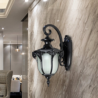 Vivolux | Acorn Buiten Wandlamp Fixture Lodges Witte Glas 1 Licht Zwart/Brass Afwerking Wandlamp met Swirl Arm