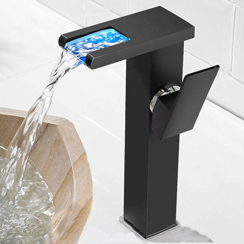 Vivolux | Moderner Wasserhahn für Waschbecken Messing Hebelgriffe LED Wasserfall Waschbeckenarmatur