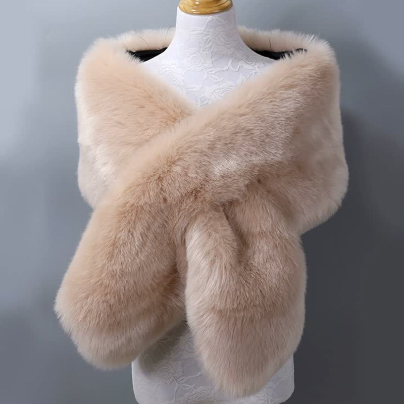 Großer Schal aus Kunstpelz