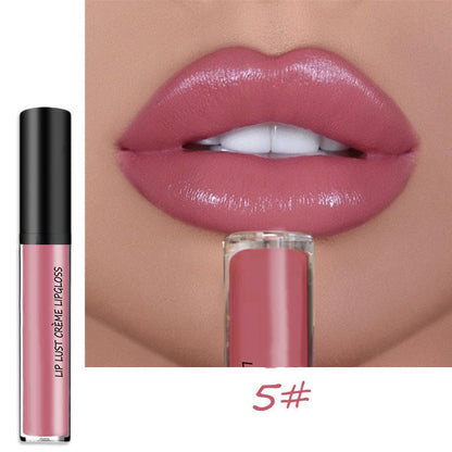Wasserfester Lippenstift mit cremiger Textur