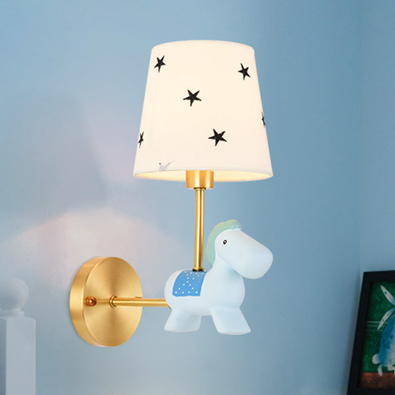 Vivolux | Blau/Rosa Trojanisches Pferd Wandlampe Kinder 1 Kopf Harz LED Wandlampe mit Fässern Stern/Punkt Stoffschirm