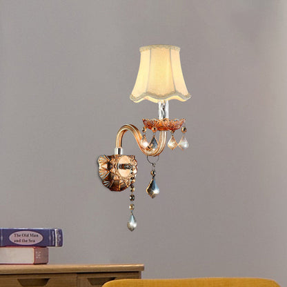 Vivolux | Beige 1 Lamp Wandlamp Traditionele Stof Golf Wandplank met Duidelijke Kristal Dorpel en Gebogen Glazen Arm