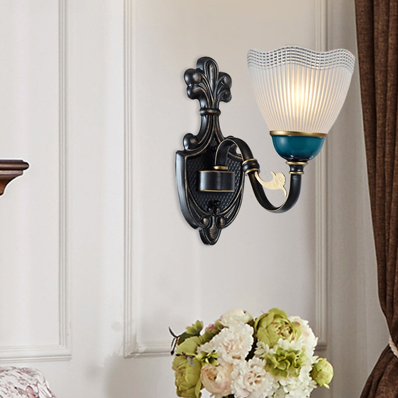 Vivolux | Country Twisted Arm Wandlamp 1/2-Kop Metalen Sconce Lamp in Zwart en Blauw met Dome Frosted Ribbed Glas Shade