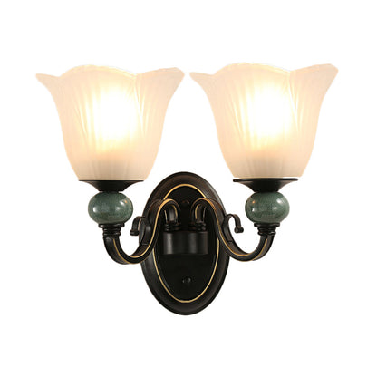 Vivolux | Schwarze Fließende Wandlampe Traditionelles Opal Rippenglas 1/2-Birnen Schlafzimmer Wandleuchte mit Wirbelarm