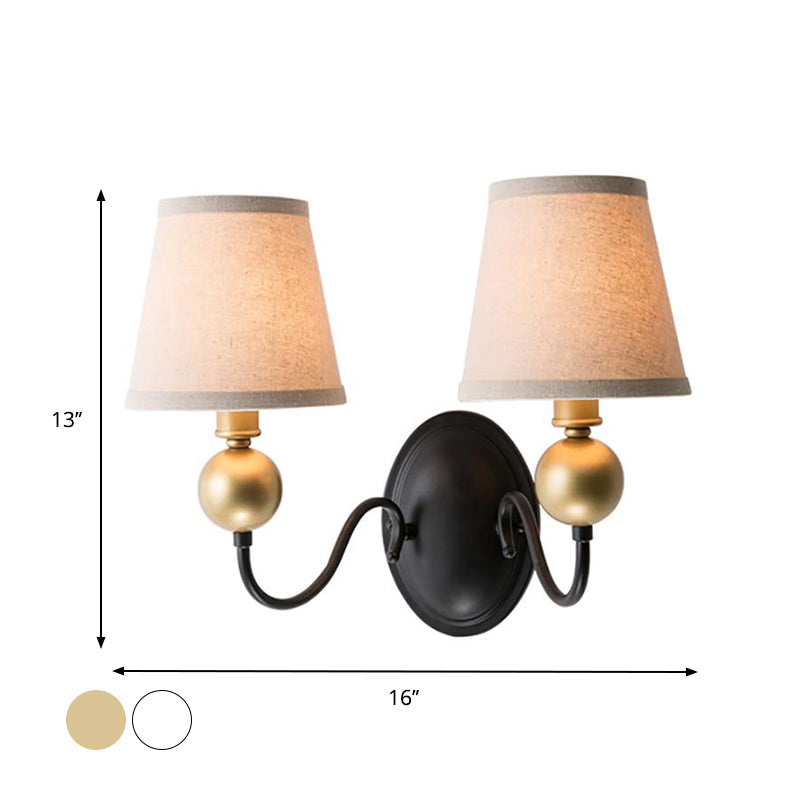 Vivolux | Tapered Fabric Wand Sconces Licht Landelijk 1/2-Bulb Slaapkamer Wandmontage Verlichting in Wit/Beige met Gebogen Arm