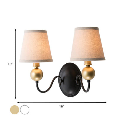 Vivolux | Tapered Fabric Wand Sconces Licht Landelijk 1/2-Bulb Slaapkamer Wandmontage Verlichting in Wit/Beige met Gebogen Arm