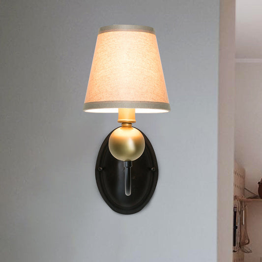 Vivolux | Tapered Fabric Wand Sconces Licht Landelijk 1/2-Bulb Slaapkamer Wandmontage Verlichting in Wit/Beige met Gebogen Arm