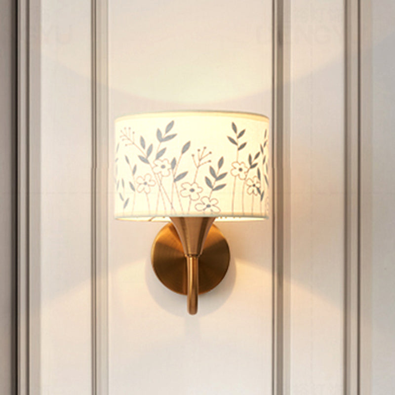 Vivolux | Stoffe Trommel Wandmontage Beleuchtung Klassisch 1 Licht Schlafzimmer Hirsch/Blatt Muster Wandlampe aus Messing mit Schwanenhalsarm