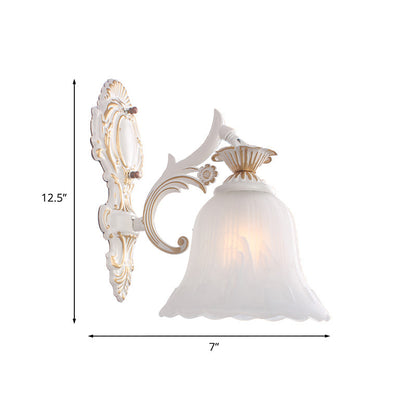 Vivolux | Traditionele Bel Wandlamp 1/2-Bulb Witte Glazen Wandverlichtingsarmatuur met Gesneden Arm voor Slaapkamer