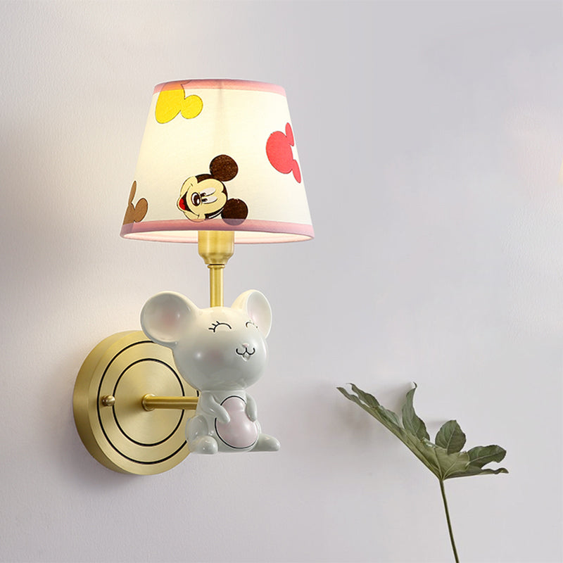 Vivolux | Einzelkopf-Schlafzimmer-Wandleuchte Cartoon Gold Wandleuchte mit Barrel-Stoffschirm und Maus-Deko