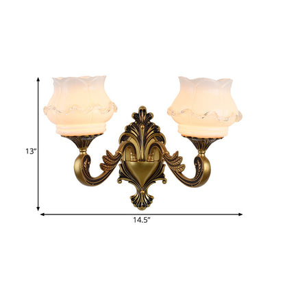 Vivolux | Vintage Gebogen Arm Wandverlichting Idee 1/2-Bol Metalen Wandlamp in Messing met Bloem Melkglas Shade