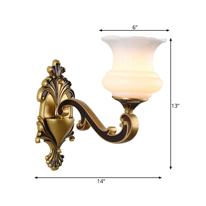 Vivolux | Vintage Gebogen Arm Wandverlichting Idee 1/2-Bol Metalen Wandlamp in Messing met Bloem Melkglas Shade