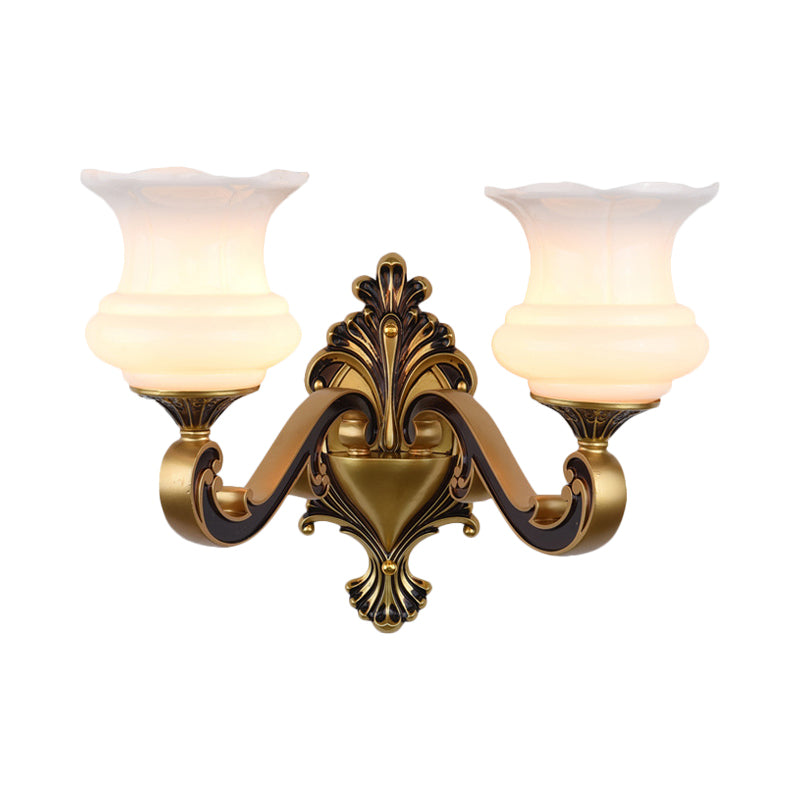 Vivolux | Vintage Gebogen Arm Wandverlichting Idee 1/2-Bol Metalen Wandlamp in Messing met Bloem Melkglas Shade