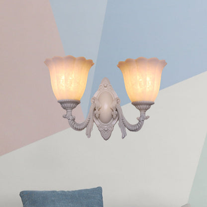 Vivolux | Blumenweiße Glaswandlampe Vintage 1/2-Glühbirne Wohnzimmer Wandmontierte Beleuchtung mit gebogenem Arm