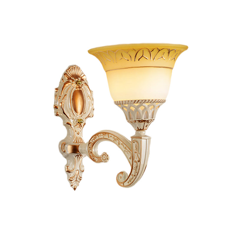 Vivolux | Gekromde Arm Metal Wandlamp Vintage 1/2-Kop Woonkamer Wandlamp met Verwijde Beige Glazen Lampenkap