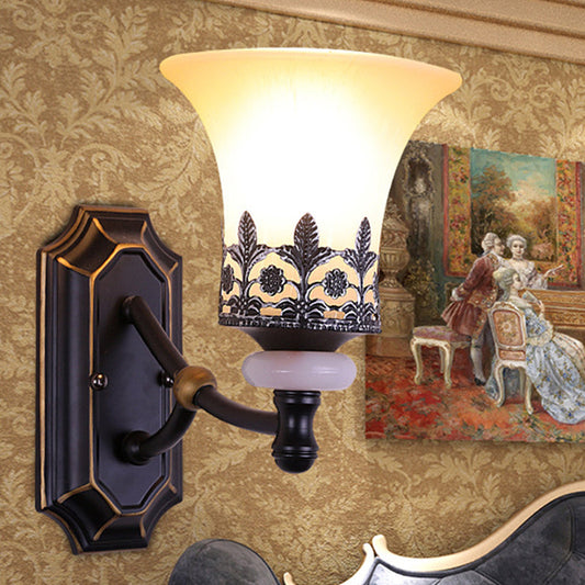 Vivolux | Frosted Glass Flared Up Wandlamp Classic 1 Licht Woonkamer Wandlamp in Zwart met Blad Deco