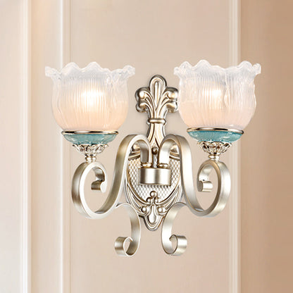 Vivolux | Zilver 1/2-Head Wandverlichting Traditionele Crème Glazen Bloesem Wandlamp met Geschulpte Arm