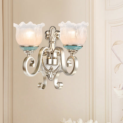 Vivolux | Zilver 1/2-Head Wandverlichting Traditionele Crème Glazen Bloesem Wandlamp met Geschulpte Arm