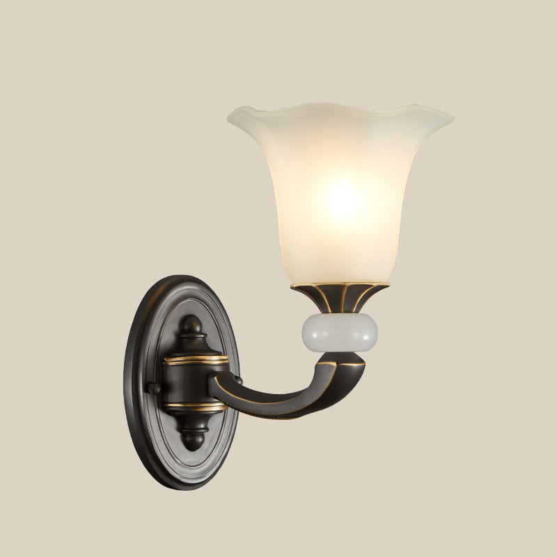 Vivolux | Antiqued Flower Up Wandlamp 1/2-Licht Frosted Glass Wandbevestigde Lamp in Zwart en Goud
