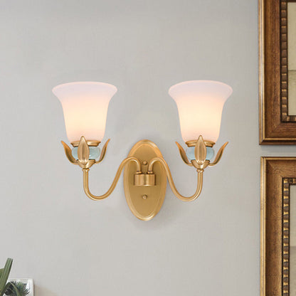 Vivolux | 1/2-Head Wandverlichting Vintage Slaapkamer Wandgemonteerde Lamp Fixture met Bel Witte Opale Glas Shade in Goud