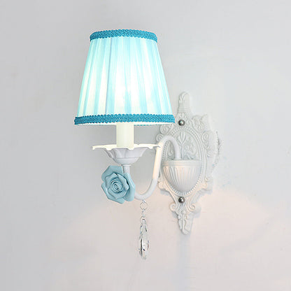 Vivolux | 1/2-Head Geplooide Stof Wandverlichting Pastorale Roze/Blauw Gevlochten Rand Bedlamp met Rozen Decor