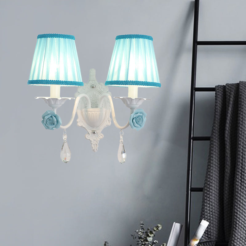 Vivolux | 1/2-Head Geplooide Stof Wandverlichting Pastorale Roze/Blauw Gevlochten Rand Bedlamp met Rozen Decor