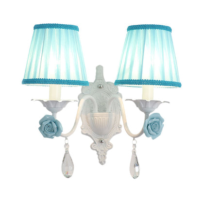 Vivolux | 1/2-Head Geplooide Stof Wandverlichting Pastorale Roze/Blauw Gevlochten Rand Bedlamp met Rozen Decor