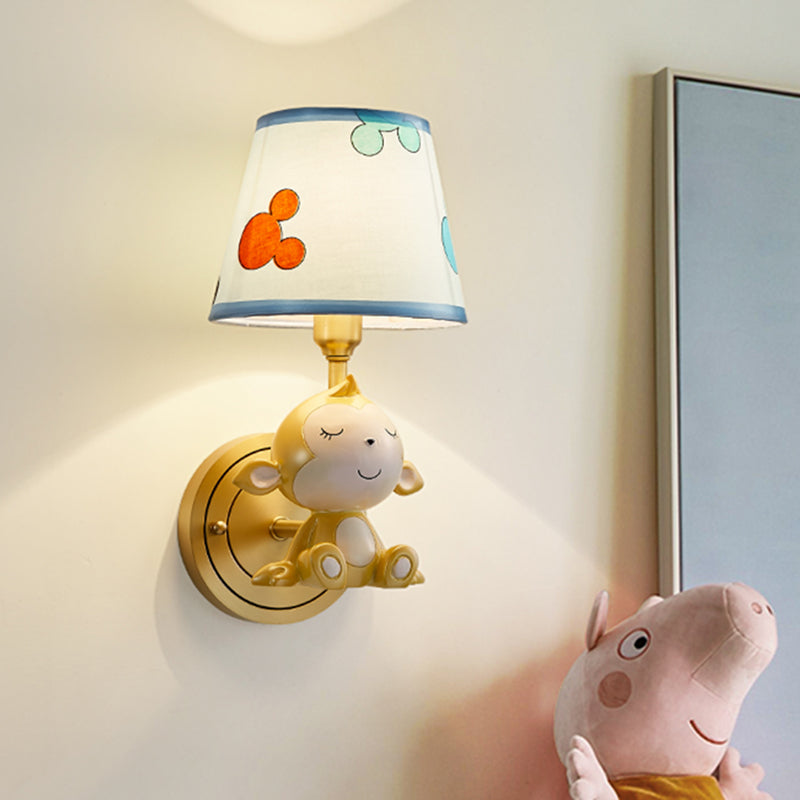 Vivolux | Creative Monkey Harz Wandbeleuchtung 1 Licht Wandleuchte Lichtarmatur in Gold mit Stoffschirm