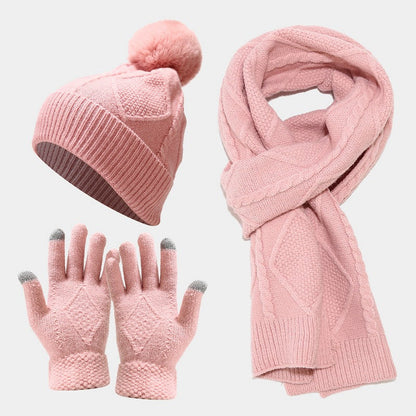 Dreiteiliges Set aus Herbst- und Wintermützen, Schals und Handschuhen