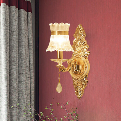 Vivolux | 1 Glühbirne Blume/Sektor Wandmontierte Lampe Traditionelle Klare Gerippte Glas Wandleuchte mit Gold Geschnitztem Arm