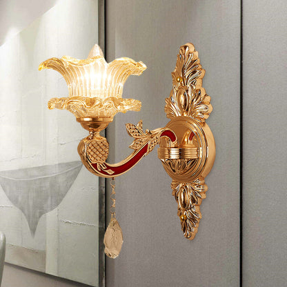 Vivolux | 1 Glühbirne Blume/Sektor Wandmontierte Lampe Traditionelle Klare Gerippte Glas Wandleuchte mit Gold Geschnitztem Arm
