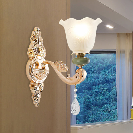 Vivolux | Traditionelle Rüschenschirm Wandlampe 1/2-Glühbirne Opal Mattglas Wandbeleuchtung in Gold