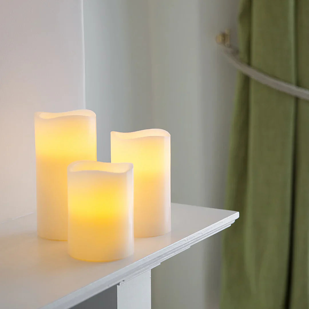 Vivolux | Set mit 3 hohen flammenlosen Wachs-LED-Kerzen