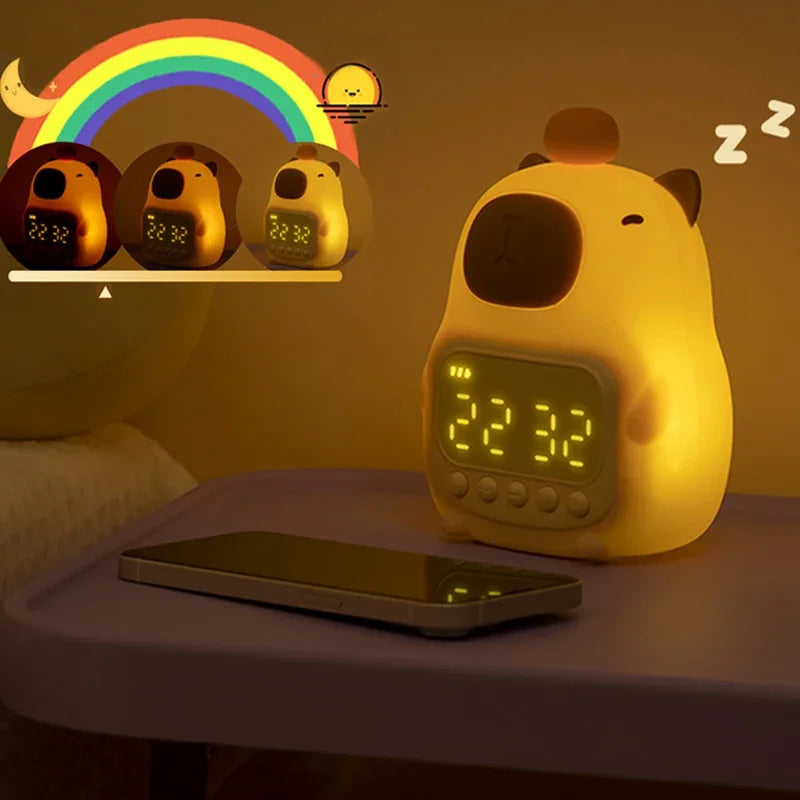 Vivolux | Capybara Uhr Lampe - Wiederaufladbare Digitaler Wecker mit Nachtlicht & Touch Snooze