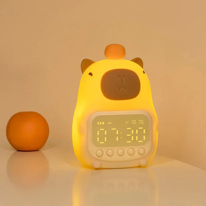 Vivolux | Capybara Uhr Lampe - Wiederaufladbare Digitaler Wecker mit Nachtlicht & Touch Snooze