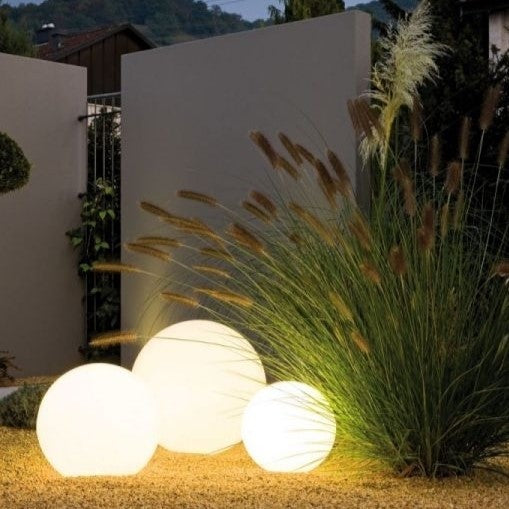 Vivolux | Wetterfestes Kugelförmiges LED Gartenlicht mit 16 Farben und Fernbedienung - Perfekt für Garten, Veranda & Party