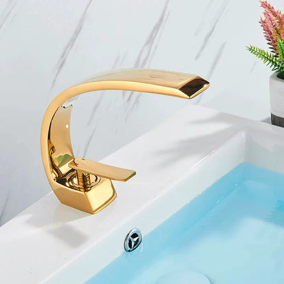 Vivolux | UniqueHahn | Luxuriöse Armatur für Badezimmerstil