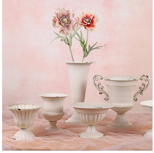 Vivolux | Europäische Vintage Kelchvase aus Eisen