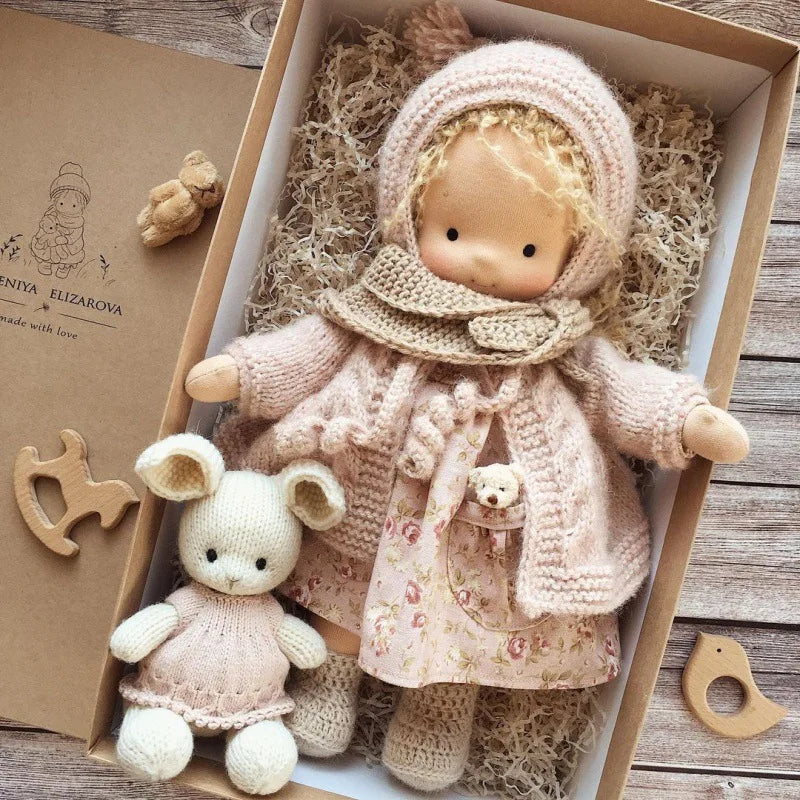 Vivolux | Baumwolle Waldorf-Stil Puppe mit Kawaii-Details und Stoffverpackung