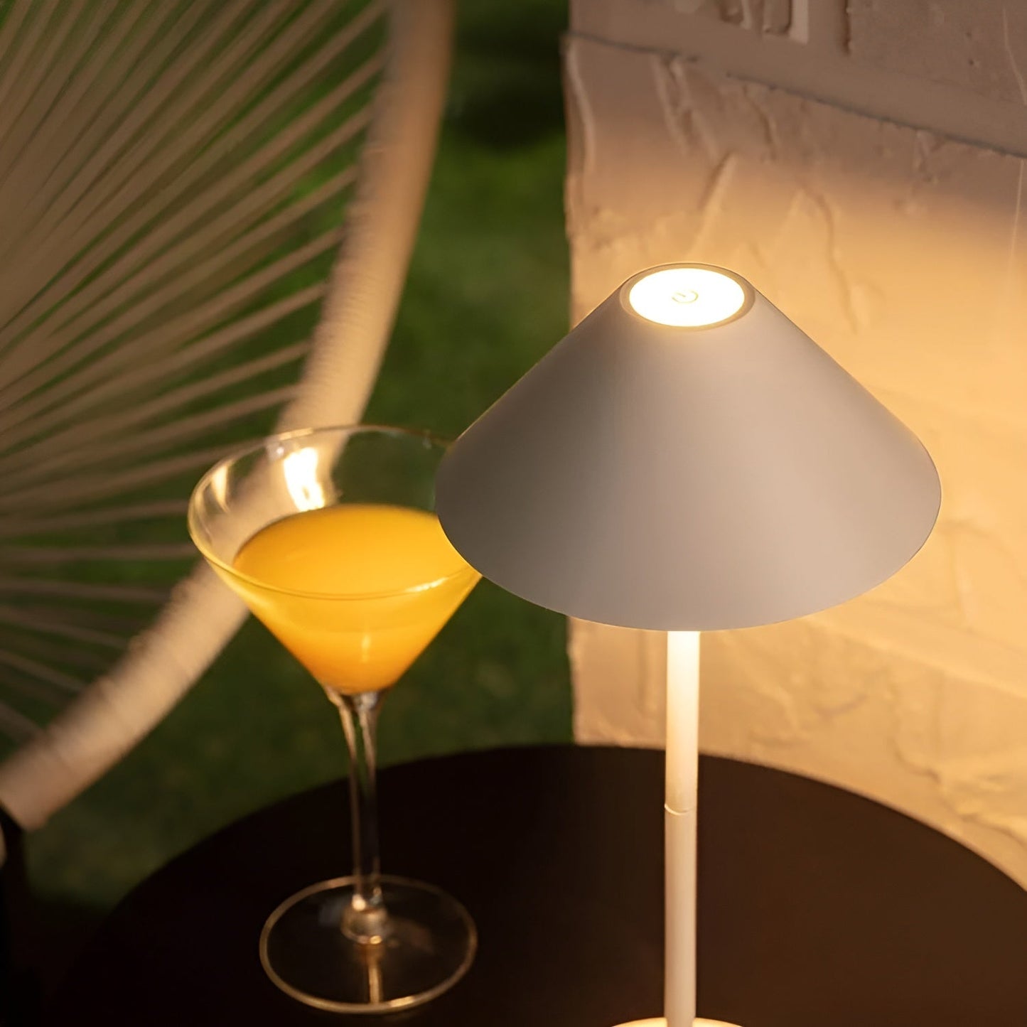 Vivolux | LumiLuxe - Dimmbare Nordic Cone LED-Tischleuchte mit Touch Control
