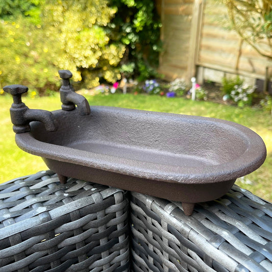 Vivolux | Bath Tub Cast Iron Garden Bird Feeder